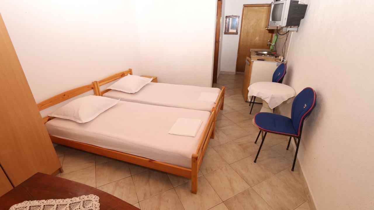 Dinka Guesthouse มาคาร์สกา ภายนอก รูปภาพ
