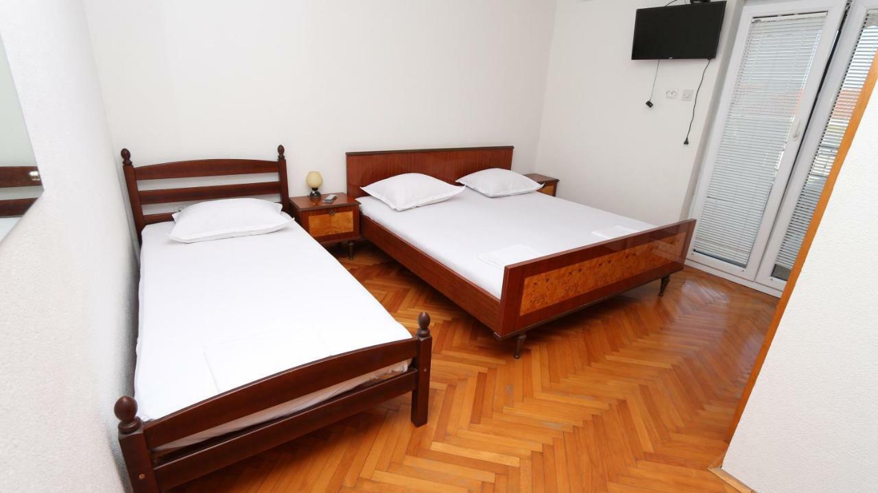 Dinka Guesthouse มาคาร์สกา ภายนอก รูปภาพ