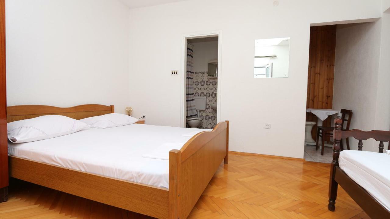 Dinka Guesthouse มาคาร์สกา ภายนอก รูปภาพ