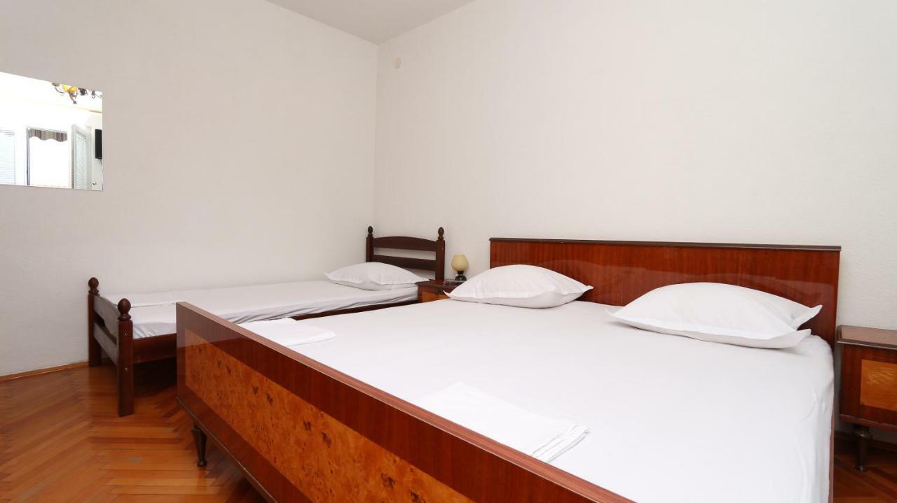 Dinka Guesthouse มาคาร์สกา ภายนอก รูปภาพ