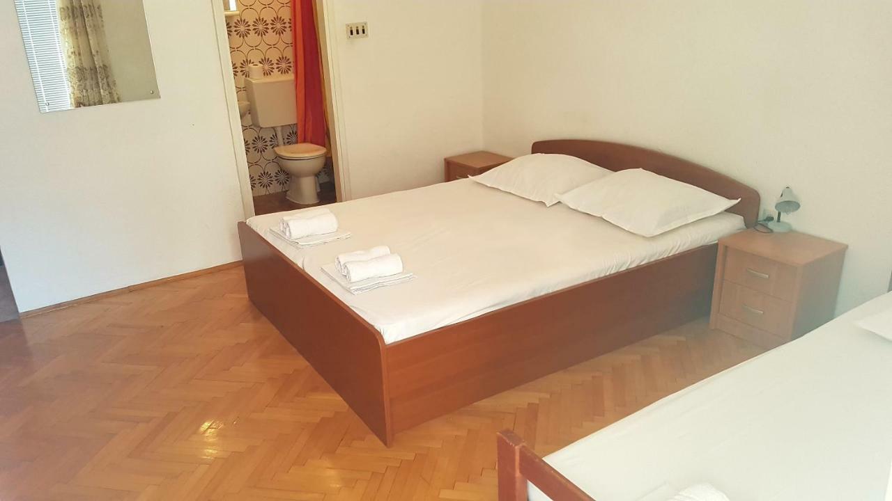 Dinka Guesthouse มาคาร์สกา ภายนอก รูปภาพ