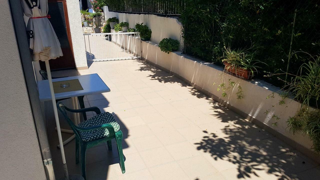 Dinka Guesthouse มาคาร์สกา ภายนอก รูปภาพ